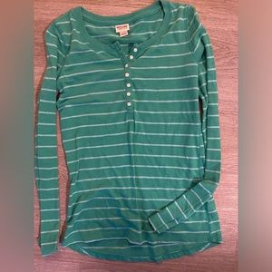 Green long sleeve shirt